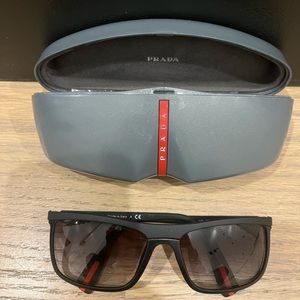 NWOT Mens Prada Sunglasses, Case & Dustcloth